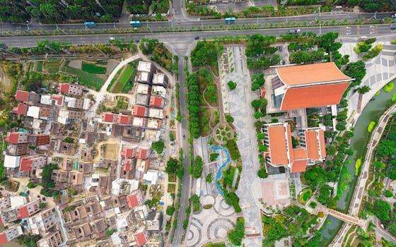 底线严守，路径优化，转型加速；多重政策合力，指引地方债务治理与城投未来方向。