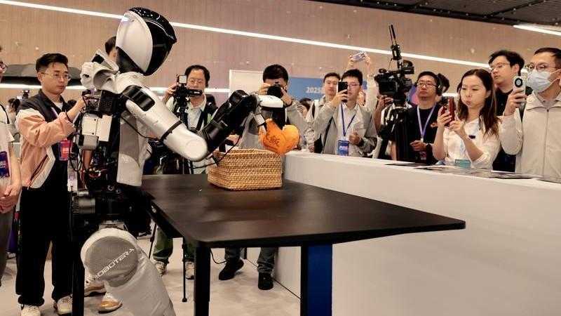  行业深度报告：5G用户增长趋势与数据解读指南 IT技术 行业深度报告：5G用户增长趋势与数据解读指南 IT技术 行业深度报告：5G用户增长趋势与数据解读指南 IT技术