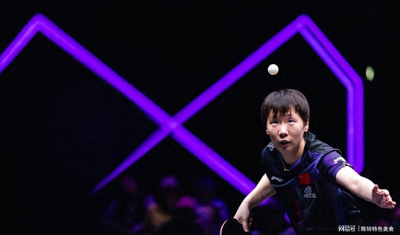 那个连轴转的人倒下了：我为什么心疼王曼昱 情感心理