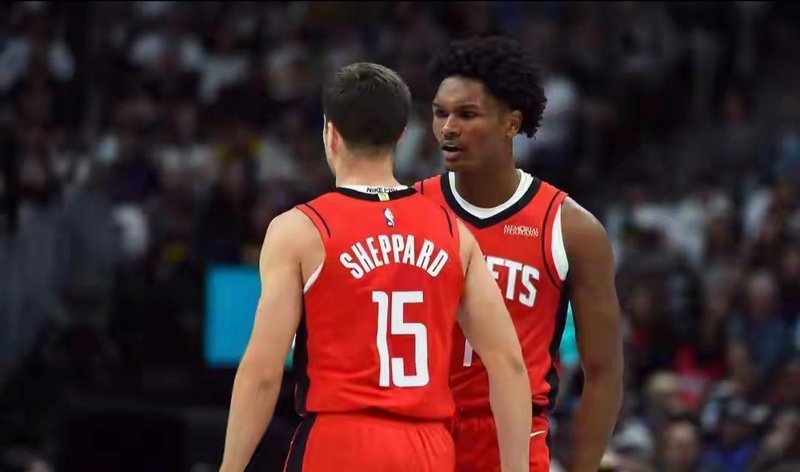  当你以为要输的时候，火箭用一波流告诉你什么叫冠军气质 体育新闻