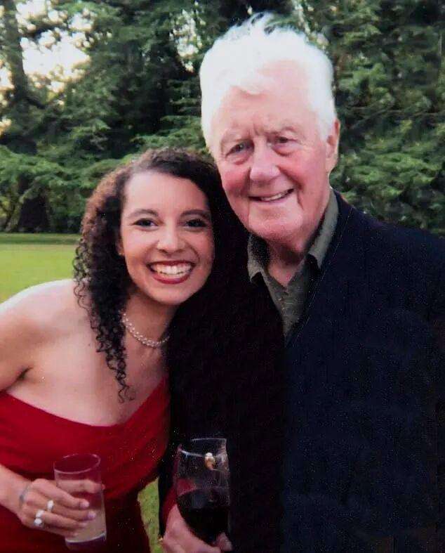  英国贵族爵位继承体系深度拆解：从冷冻精子储备到遗产税架构的精密计算 新闻